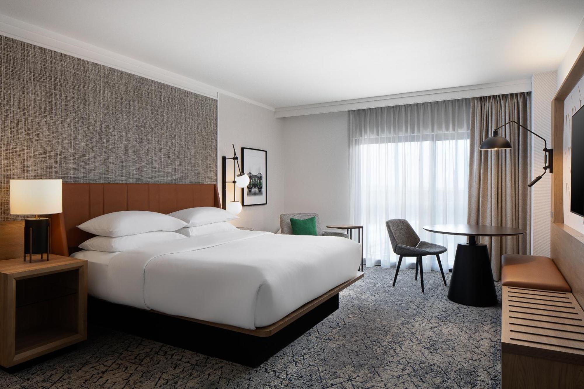 Sheraton Westport Plaza Maryland Heights Exterior photo